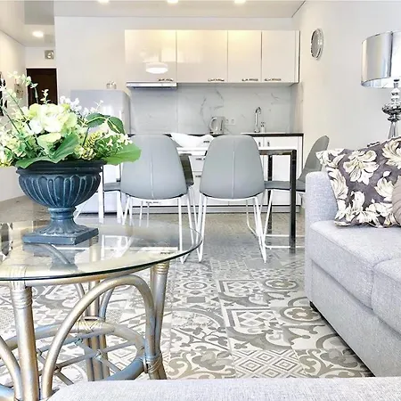 Maraverde 2 Bedroom アパート