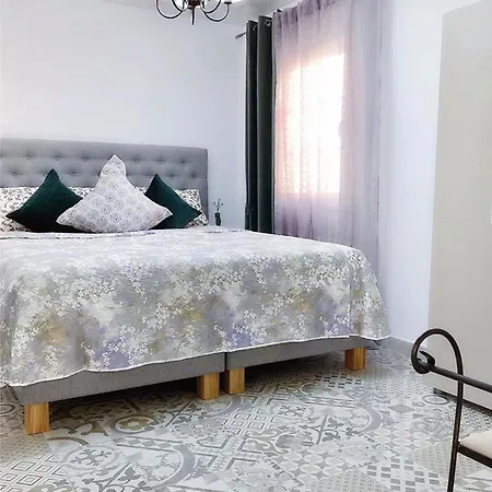Maraverde 2 Bedroom 公寓 阿德耶