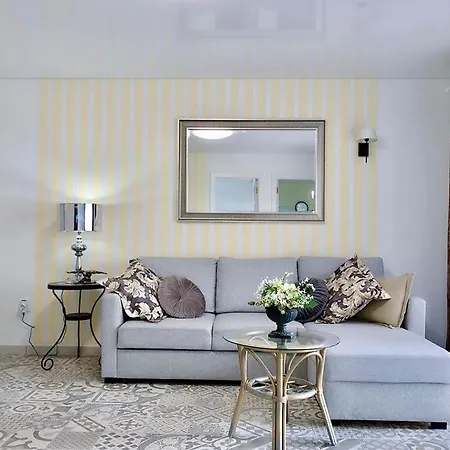 Maraverde 2 Bedroom 公寓 *